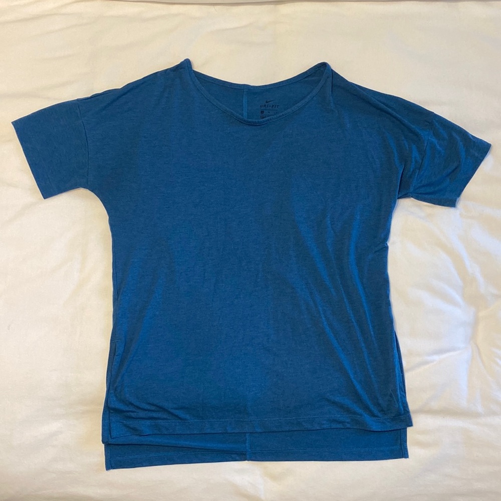 Nike Women’s short sleeved yoga top
